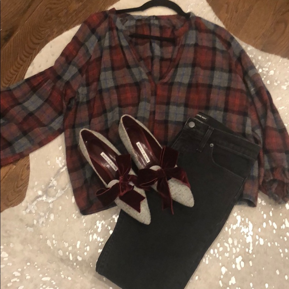 Zara top as seen on Ariel Charnas